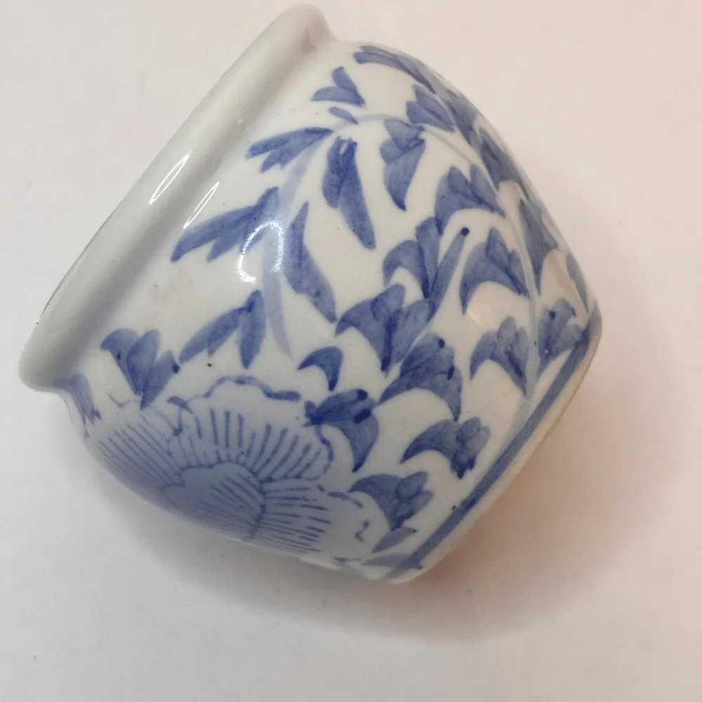 Blue White Porcelain Ginger‎ Jar Floral Design Small Pot Container